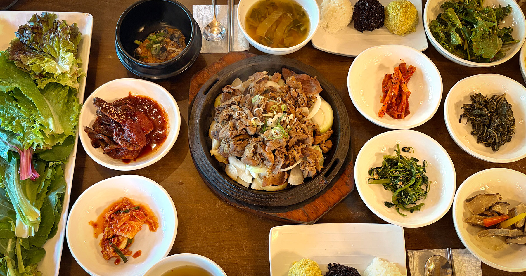 Grilled pork ssambap set at Mokhyangwon