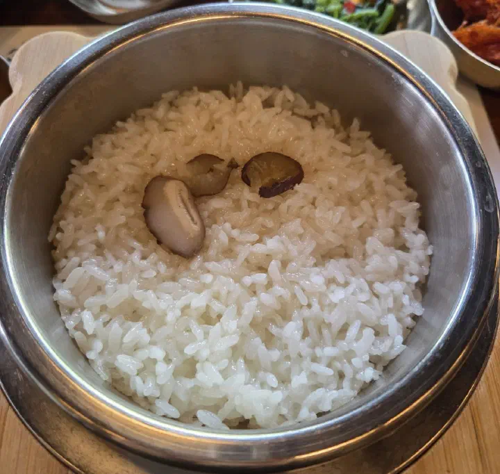 소리소 시골밥상 갓 지은 솥밥