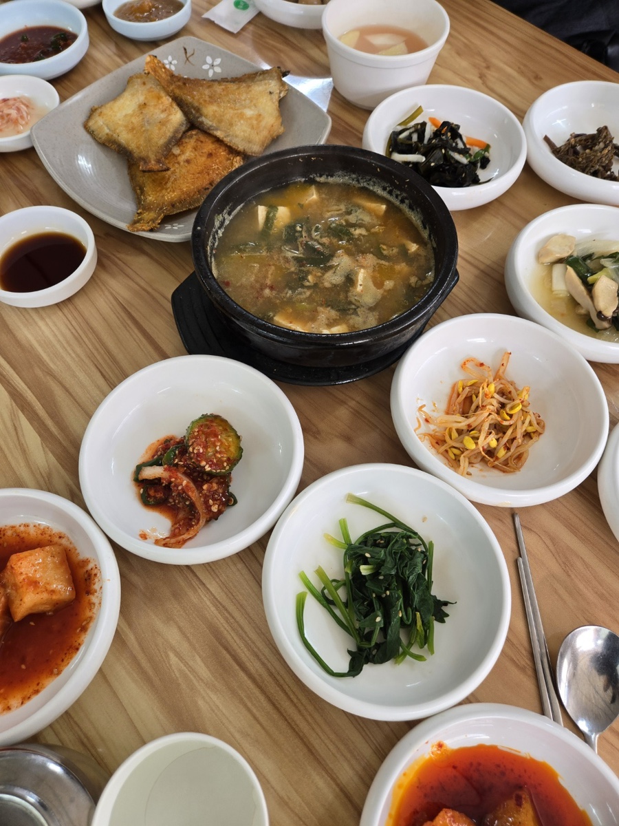 Korean doenjang jjigae soybean paste stew with tofu and zucchini