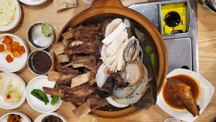 벽우 해신탕 한 상 차림