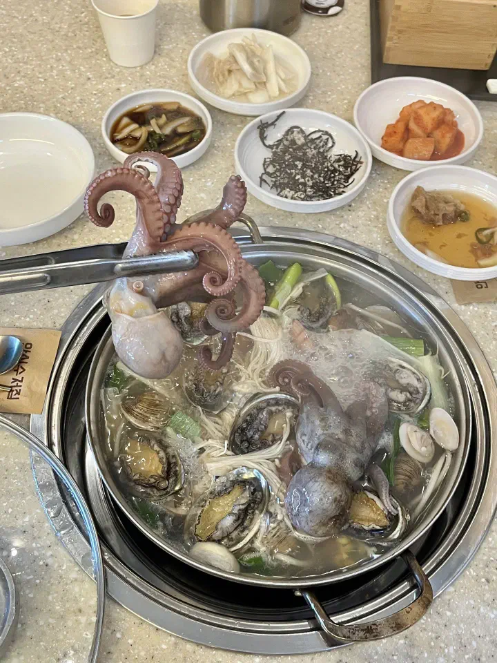 벽우 문어전복탕 한 상 차림
