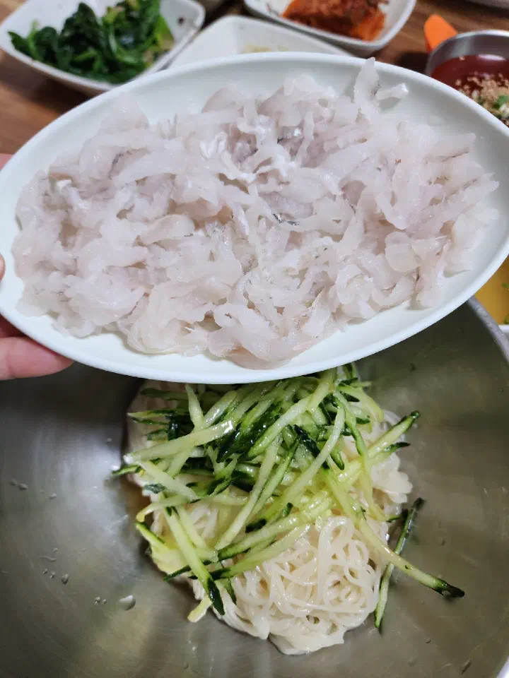 Plate of fresh wild-caught sashimi at Daegung Hoetown