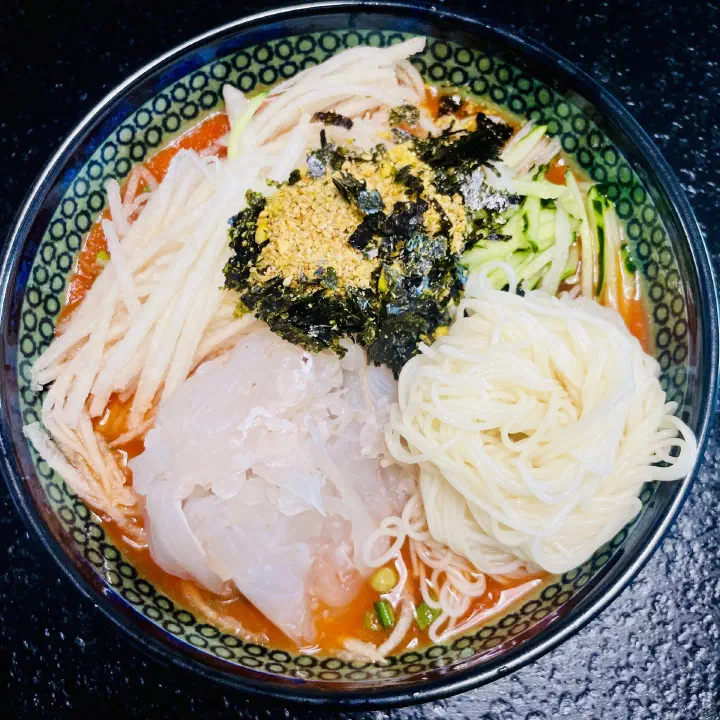 Somyeon noodles served with the mulhoe at Hwanyeo Hoetjip