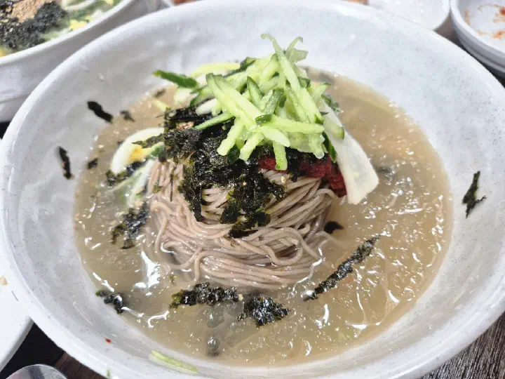 주문진 막국수 진한 메밀 육수