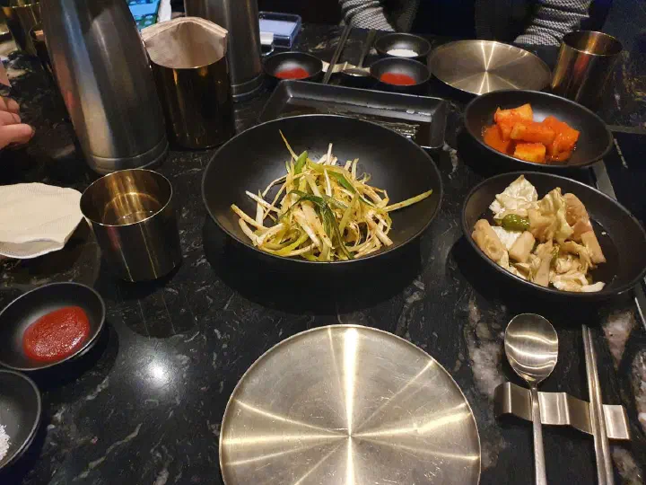 창고43 판교점 정갈한 기본 반찬