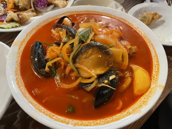 Yeonghwaru gochu-jjamppong with its striking bright red broth