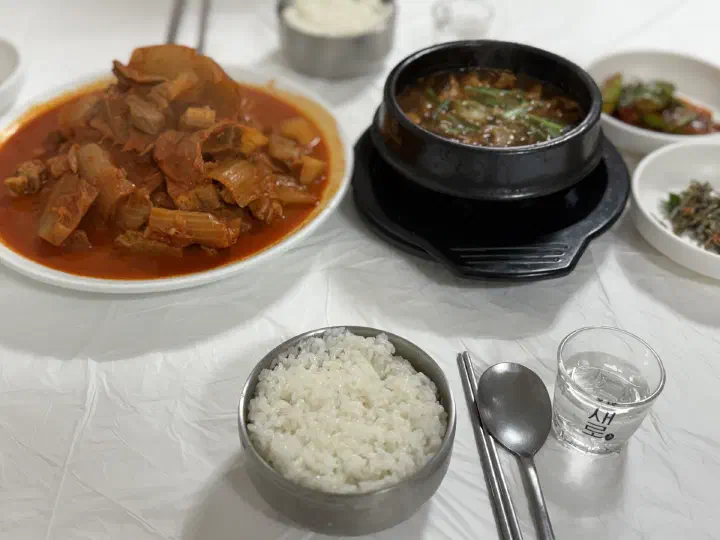 전원식당 두루치기와 고슬고슬한 공기밥, 소주 한 잔