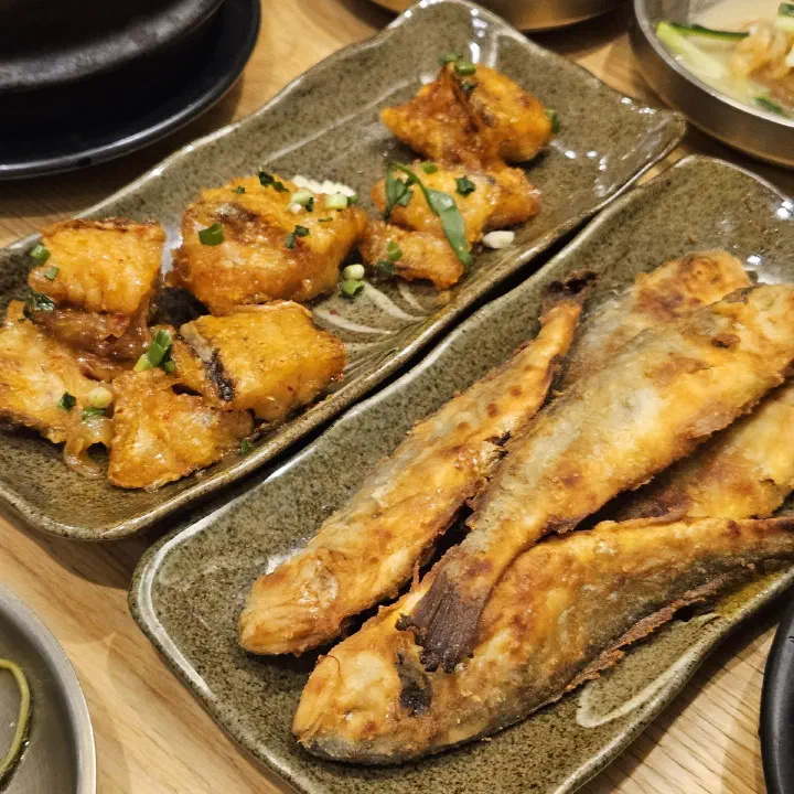 바삭하게 구운 황태구이