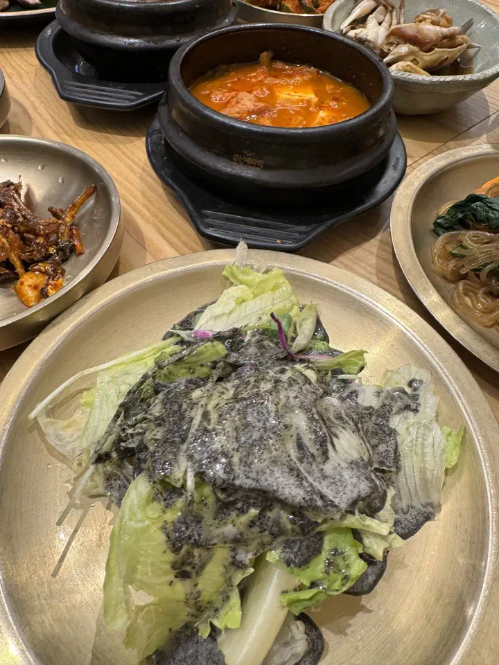 새콤하게 무친 탕평채