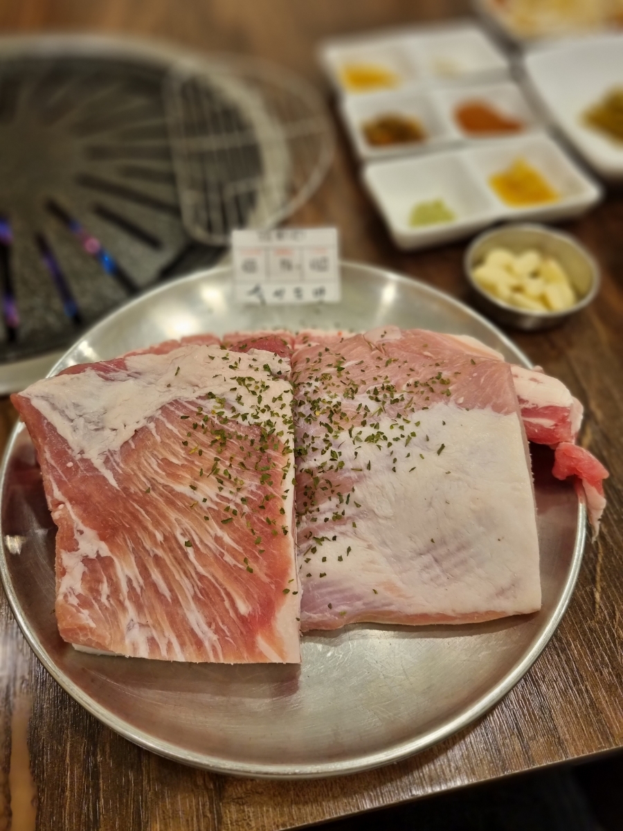 Raw Duroc pork belly thick-cut aged combo set