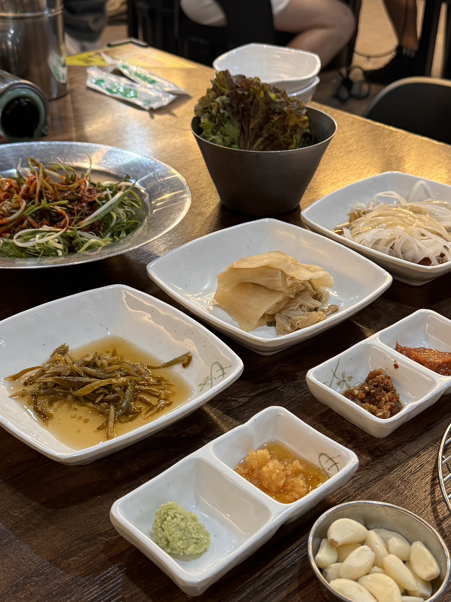 Korean banchan side dishes and dipping sauces for BBQ