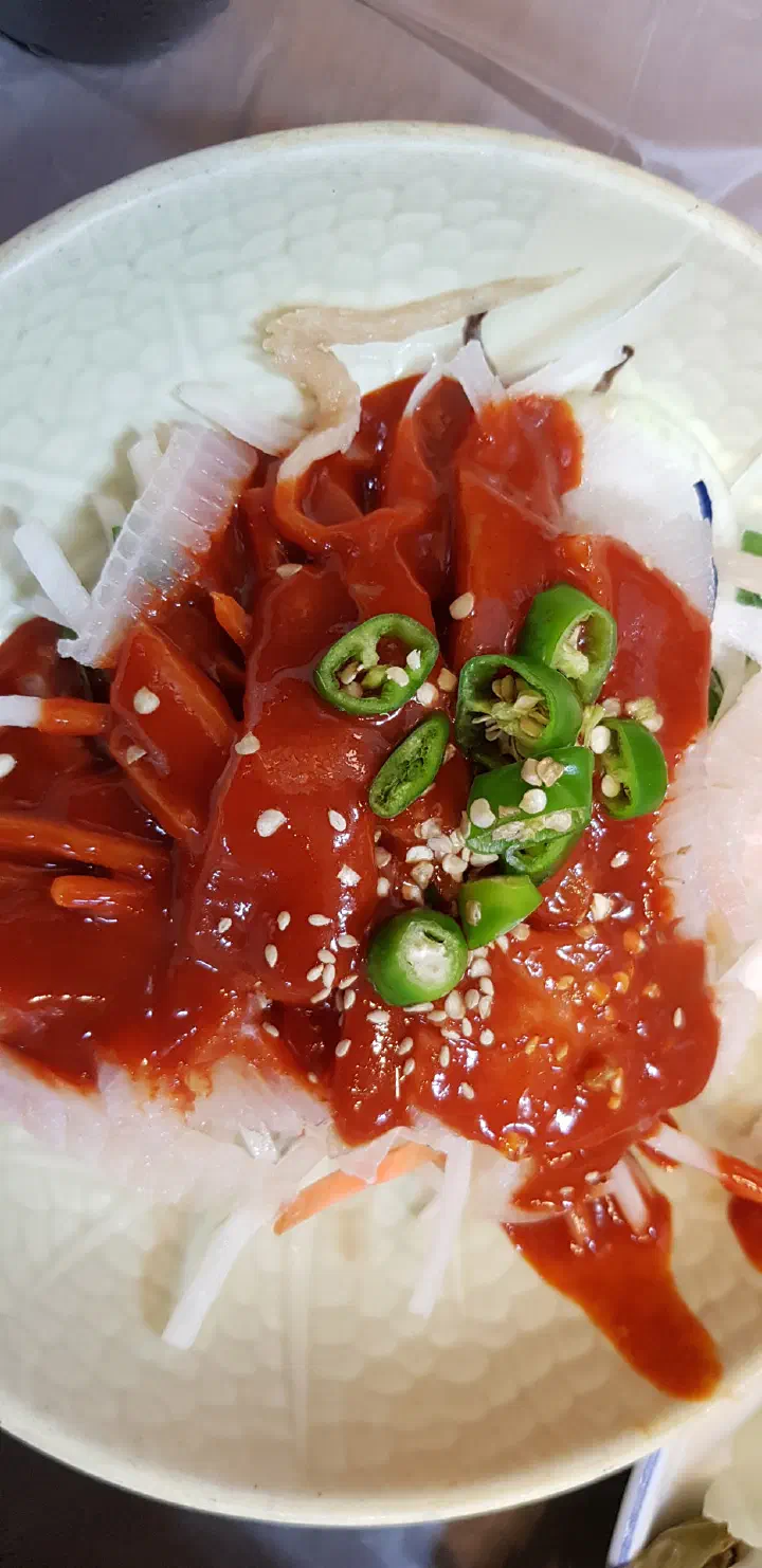 Chilled skate salad at New Sinbok Garden
