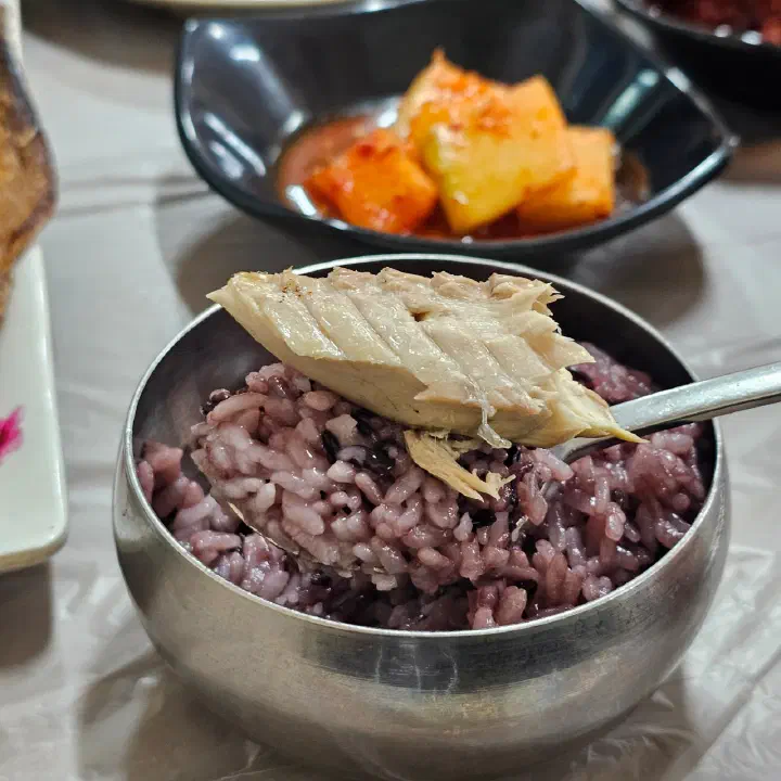 Spicy marinated crab at New Sinbok Garden