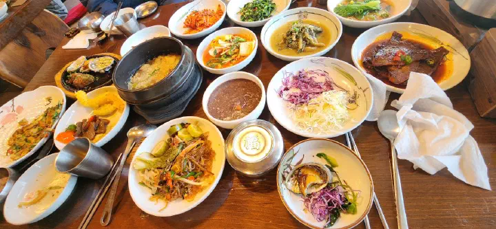 율리정 한정식 한 상 전체