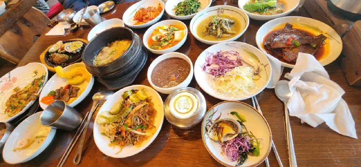 율리정 한정식 한 상 전체