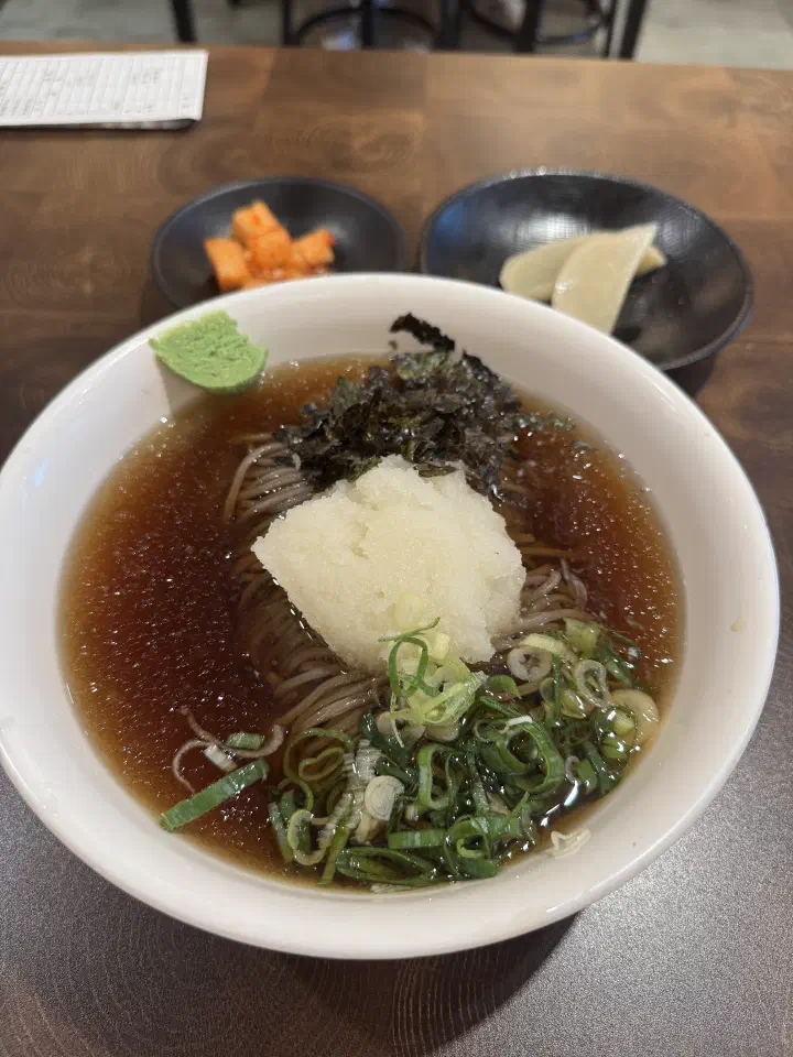Refreshing cold soba at Bonyeoubonjeong