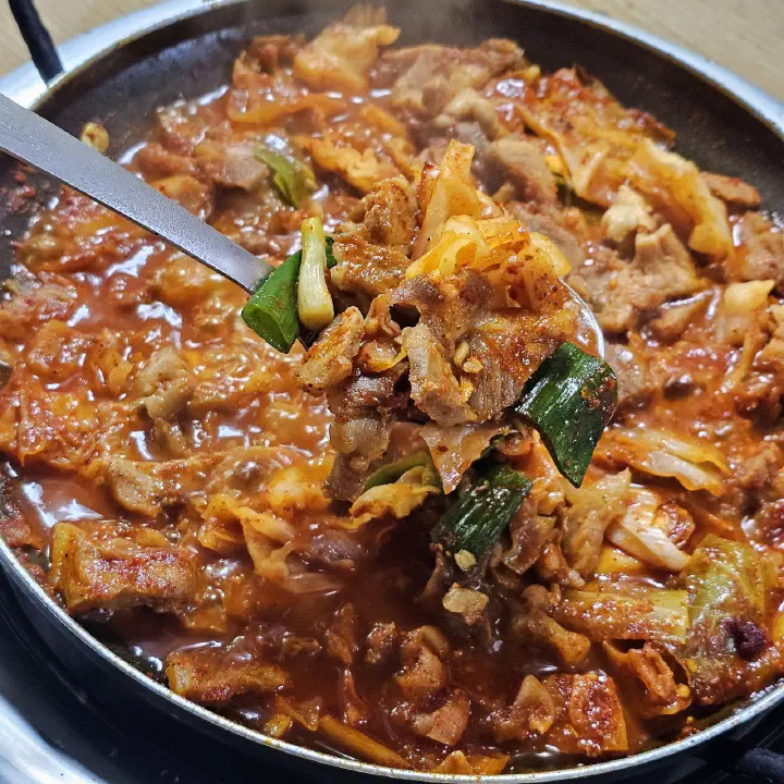 Bubbling pot of moksal duruchigi