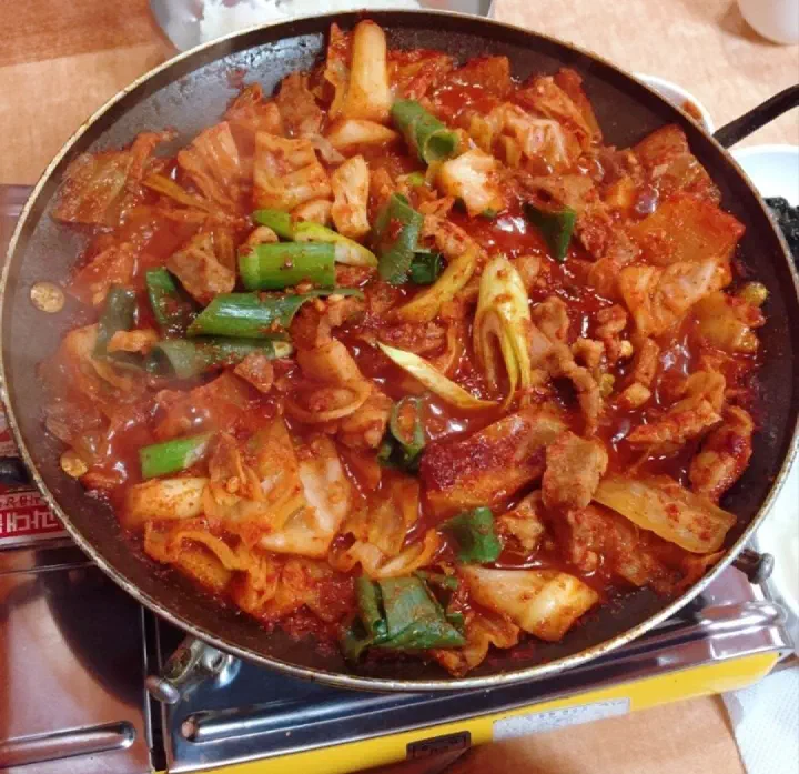 Vivid red spicy pork neck stir-fry