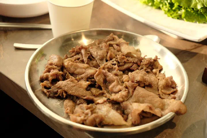 고담식당 간장 돼지불고기, 숯불향 가득한 언양 돼지불고기