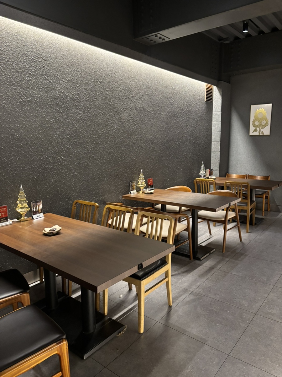 Open hall seating area at Haebaragi
