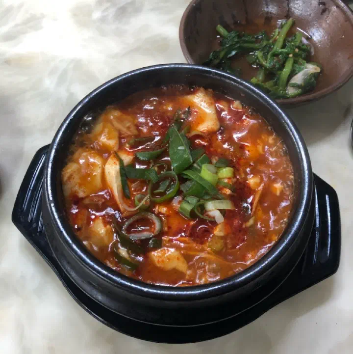 할머니의 손두부 해물순두부찌개 클로즈업