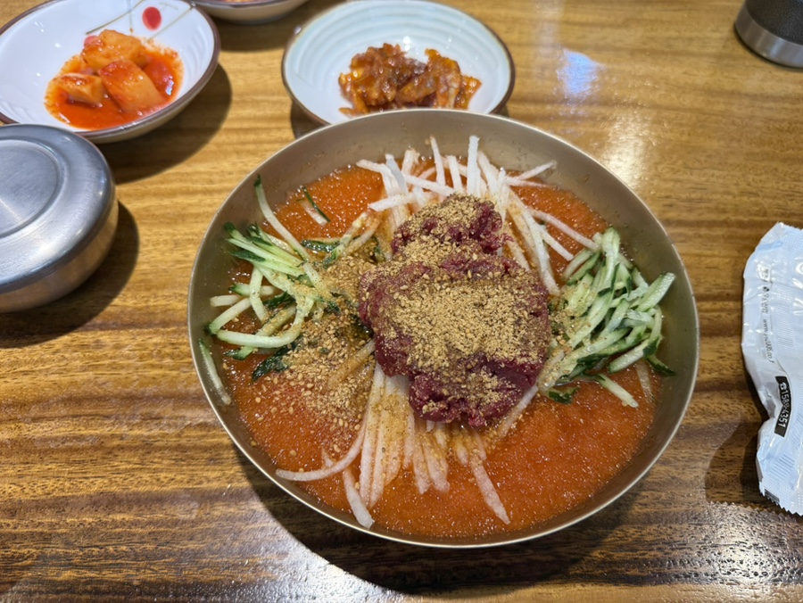 Close-up of hanwoo mulhoe at Hamyangjip