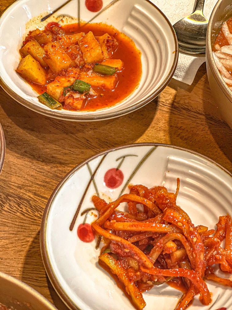 Hamyangjip kimchi and side dishes
