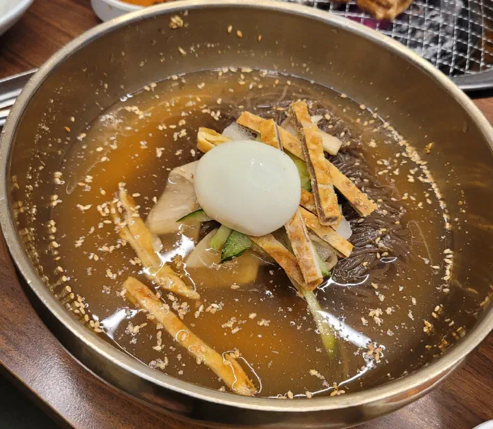 Bibim-naengmyeon spicy mixed cold noodles at Hangawi