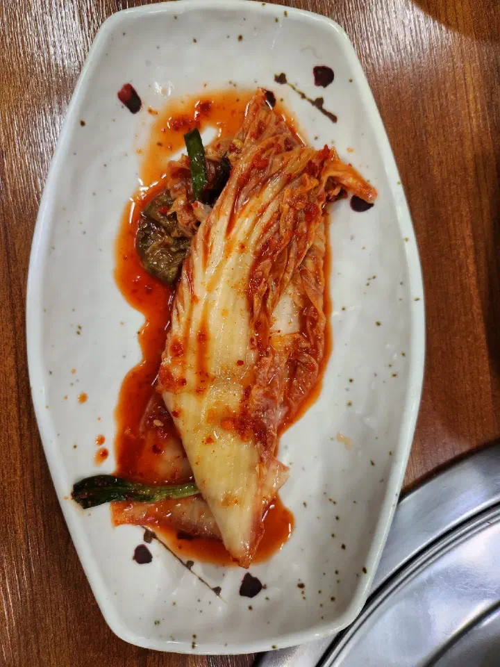 Gat kimchi side dish at Jinhwa Bokguk