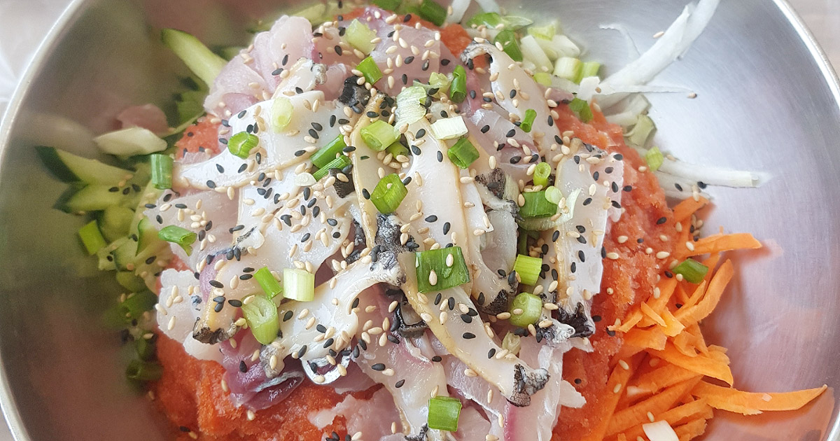 Yukil mulhoe with abalone at Yukil Hoetjip in Jujeon, Ulsan