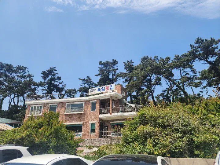 Exterior of Yukil Hoetjip on Jujeon-haean-gil in Ulsan