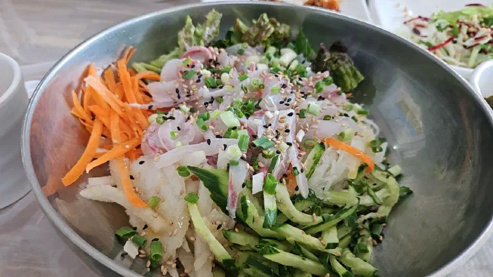 Signature yukil mulhoe at Yukil Hoetjip in Jujeon, Ulsan