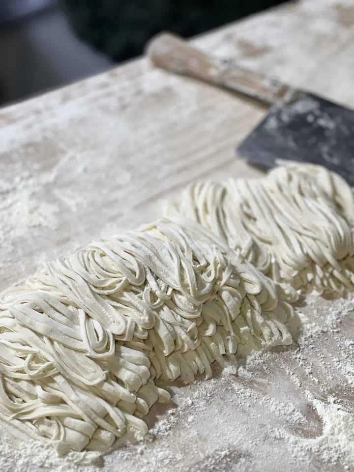 Hand-cut noodles at Yetnal Sonkalguksu