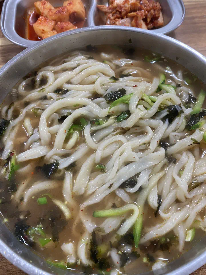 옛날손칼국수 쫄깃한 면발