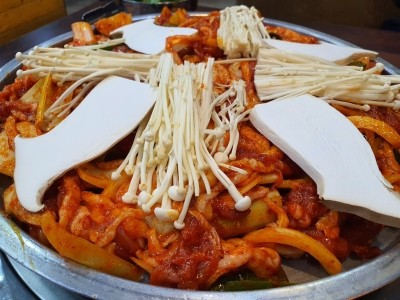 솔밭가든 비빔가오리냉면