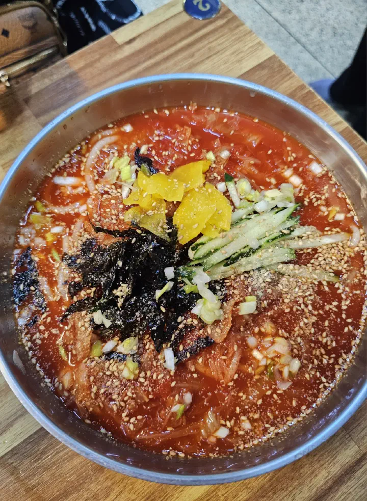 Summer-only cold kimchi kalguksu at Somunnan Kalguksu