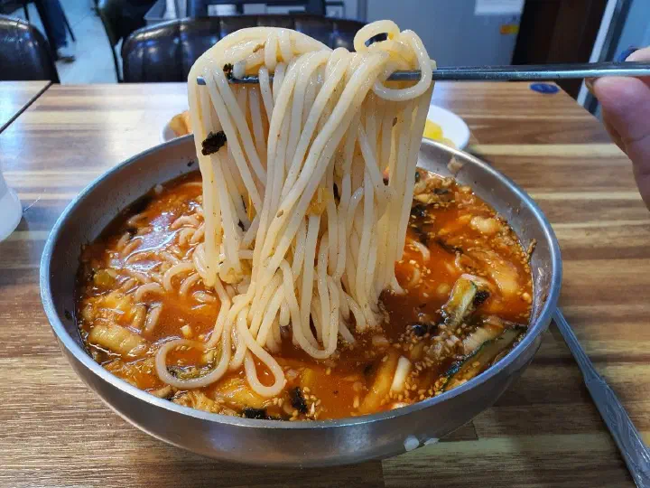 냉칼국수 쫄깃한 면발