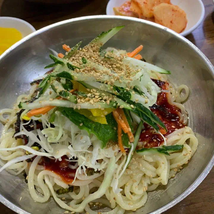 소문난칼국수 비빔칼국수 매콤한 양념