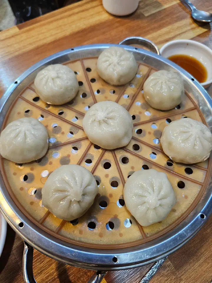 Chewy steamed mandu dumplings at Somunnan Kalguksu