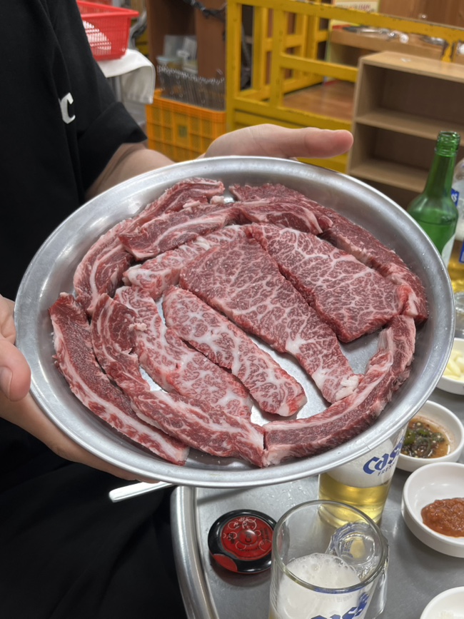 Hanwoo galbisal platter at Yeonchun, freshly trimmed mixed cuts
