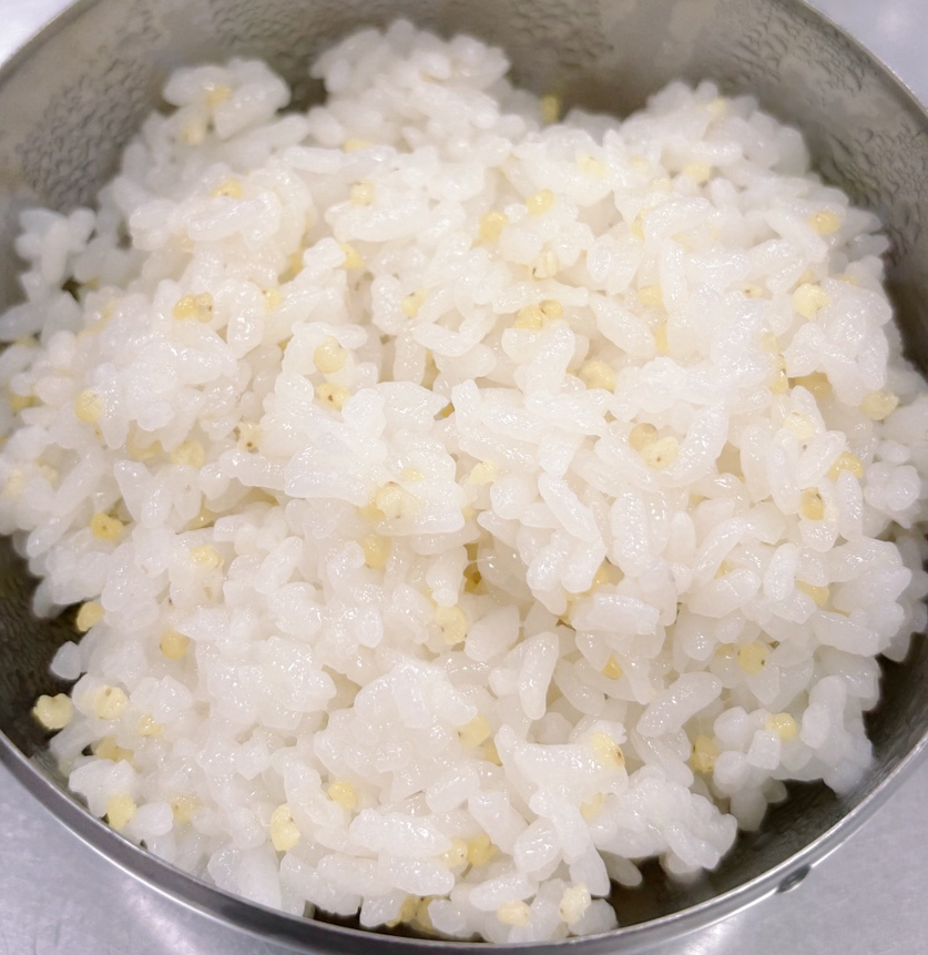 Bowl of steamed mixed-grain rice at Yeonchun