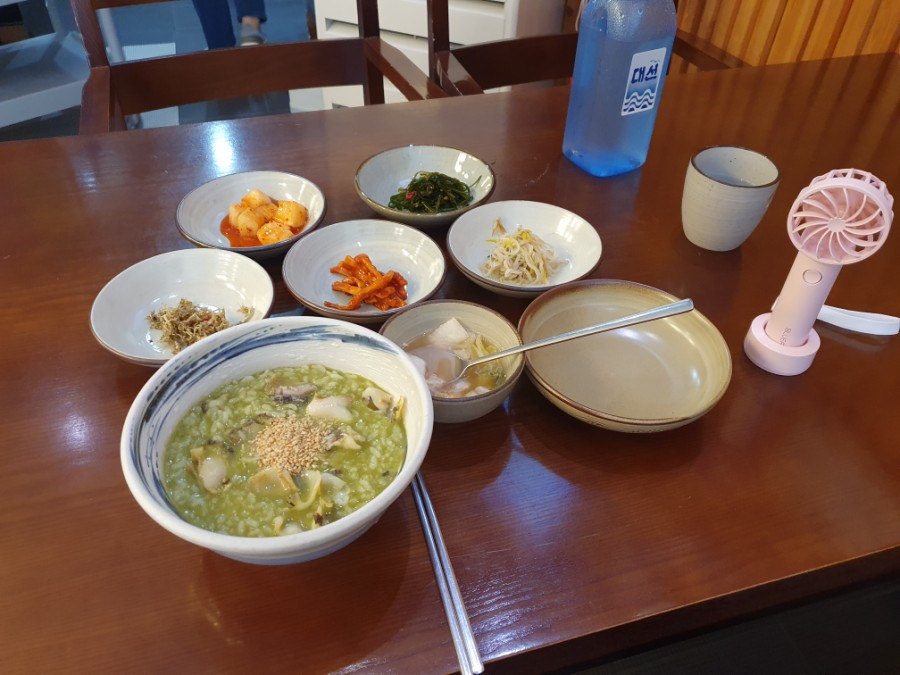 Single set of jeonbokjuk at Wonjo Jeonbokjuk