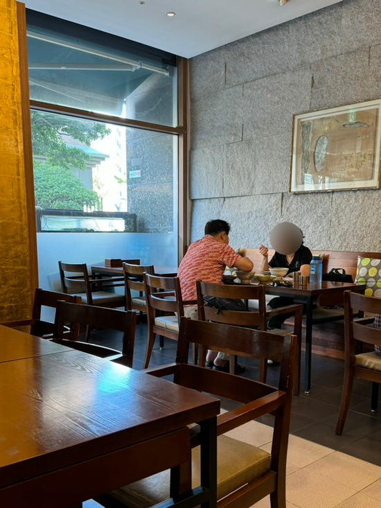 Window-side table at Wonjo Jeonbokjuk Haeundae
