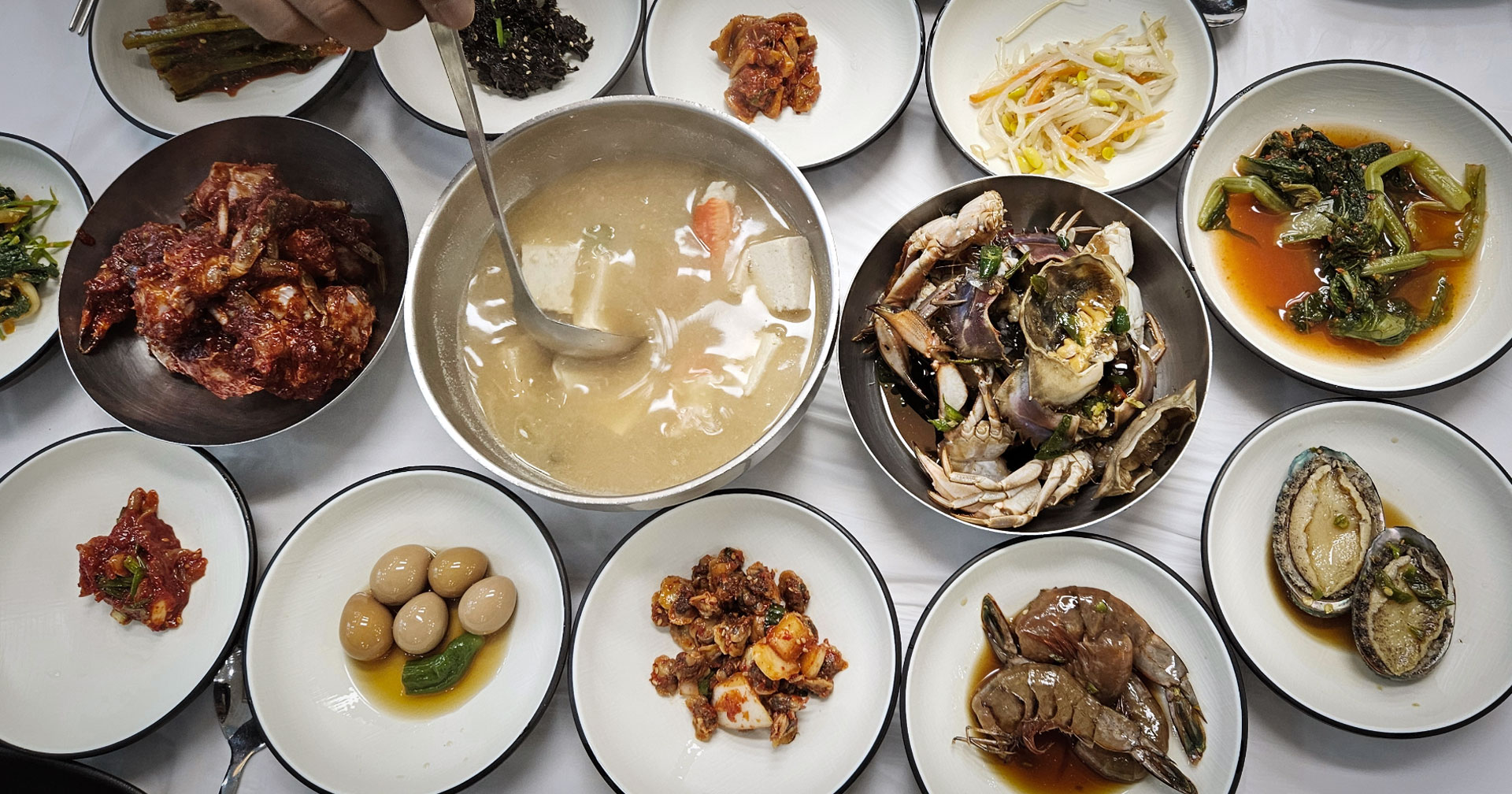 Gejang baekban spread at Hwangso Sikdang in Yeosu