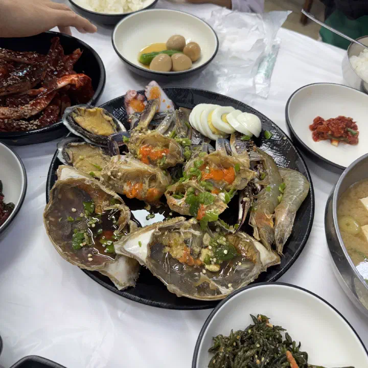 황소식당 게장백반정식 한상차림