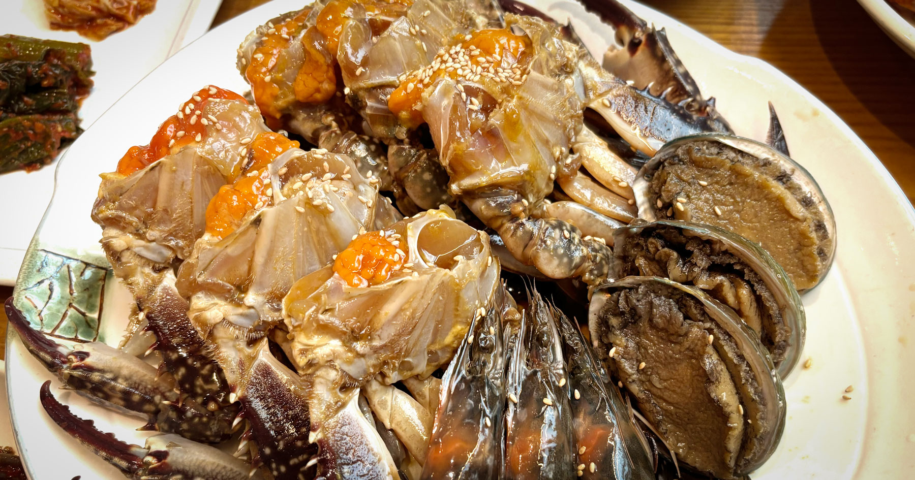 Soy-marinated blue crab set at Kkotdolgejang 1beonga