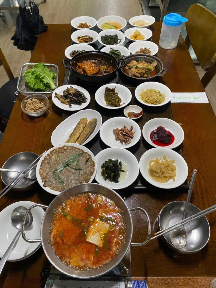 산사랑 보리밥과 미역국 셀프바