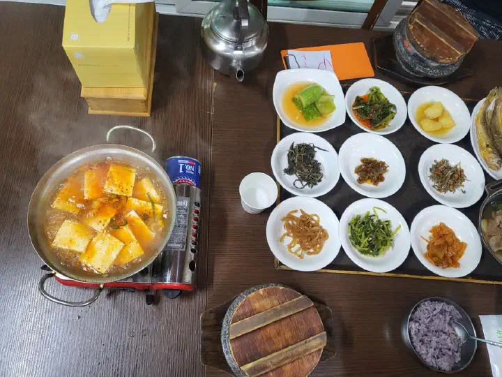 산사랑 나물 반찬 상차림
