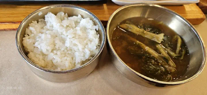 산으로간고등어 밥과 국 한 상