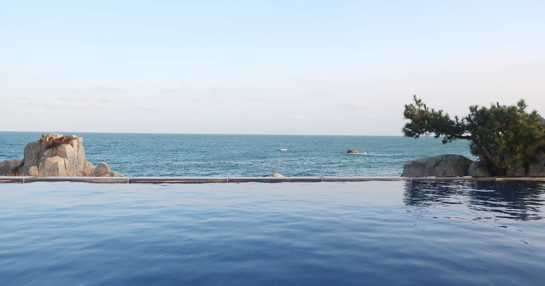 Ocean Bliss Urban Resort ocean-view pool villa near Ganjeolgot, Ulsan